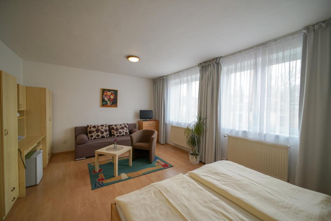 Penzion Fantazia Poprad - Self Check-In ภายนอก รูปภาพ