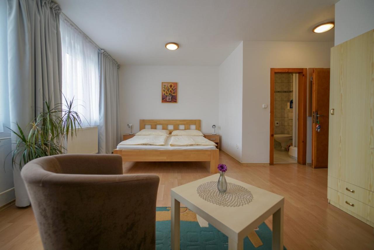 Penzion Fantazia Poprad - Self Check-In ภายนอก รูปภาพ